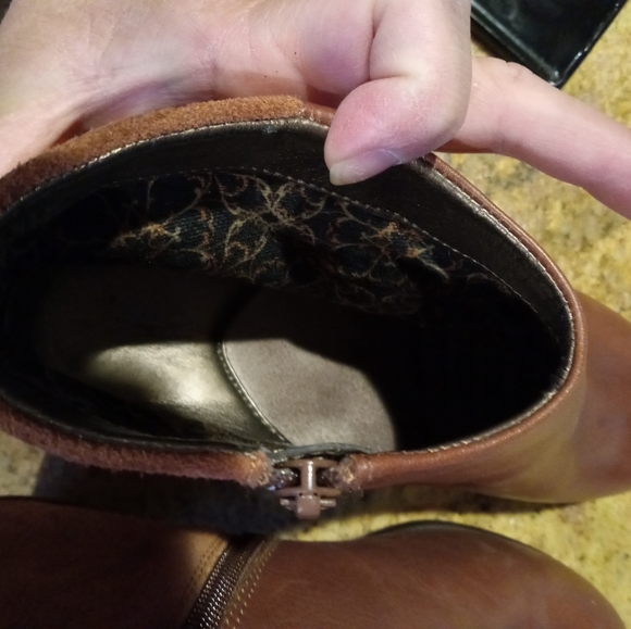 Boots - Picture 5 of 5